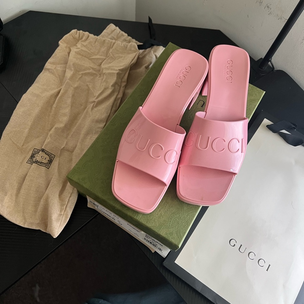 Gucci jelly sandals